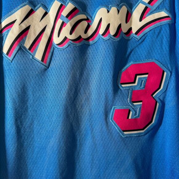 Nike Dwyane Wade #3 Miami Heat ViceWave City Edition Jersey | Vapor Blue Size 44 - Picture 3 of 6